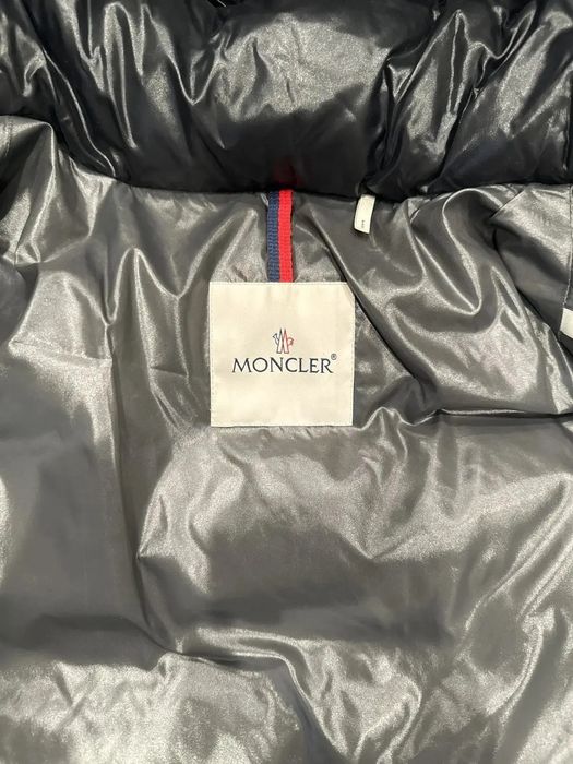 Casaco moncler tamanho L