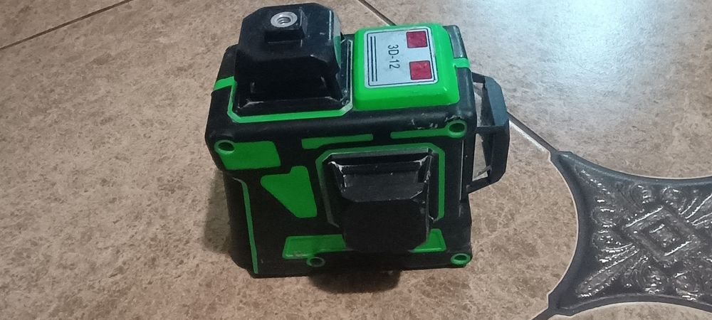 12лін Лазерний рівень Hilda