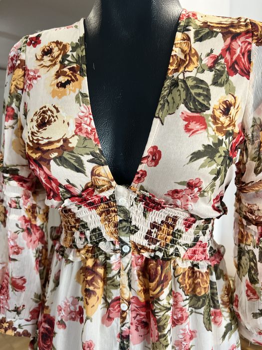 Vestido Florido Stradivarius