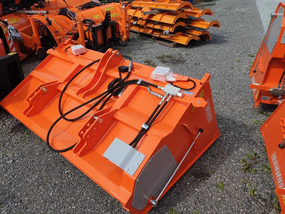 Nowa piaskarka solarka VOLANT 2.0m samozaładowcza posypywarka Dostawa