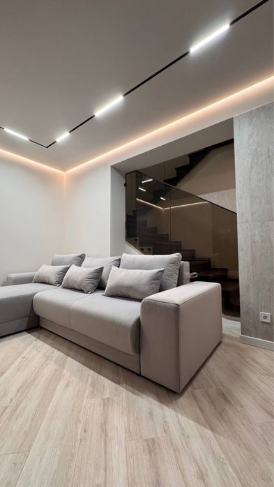 Продаж дуплексу з гаражем.