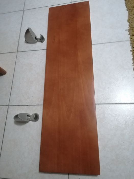 Parteleira de parede nova facil de aplicar e fácil de tirar para limpar