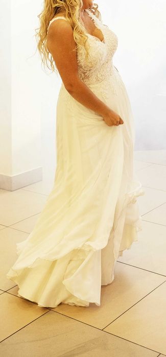 Suknia ślubna z muślinową spódnicą