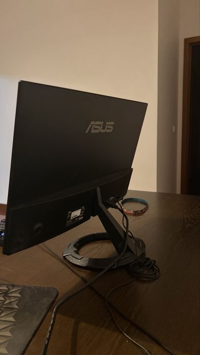 monitor ASUS VZ249HEG1R 24” Full HD.