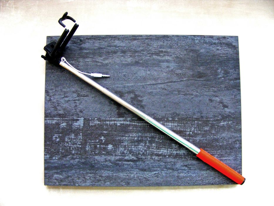 Селфи-палка монопод для селфи телескопический черный красный