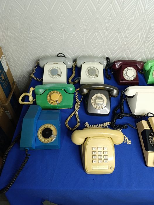 Стационарный телефон СССР с круглым диском советский стаціонарний