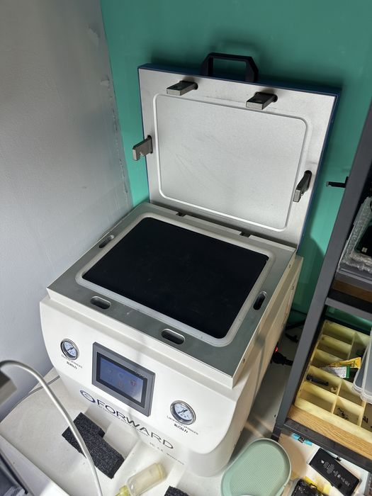 Вакуумний автоелав Forward iOS для переклейки дисплеїв