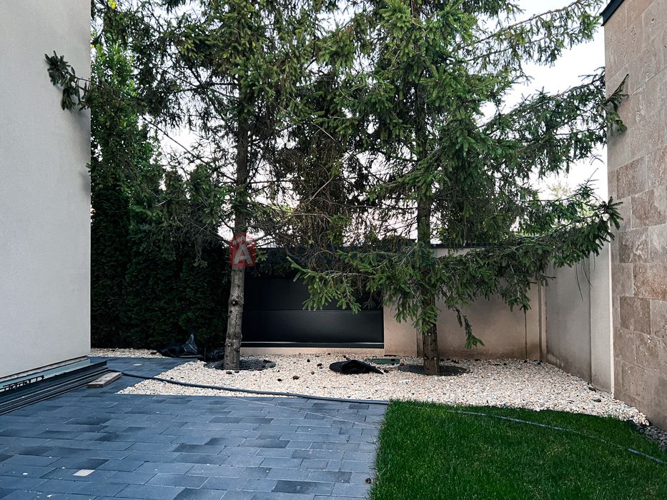 Сучасний преміальний будинок у містечку City Park (Villa Riviera)