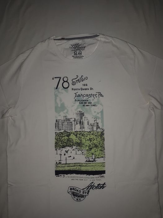 T-shirt biały z nadrukiem rozmiar XL