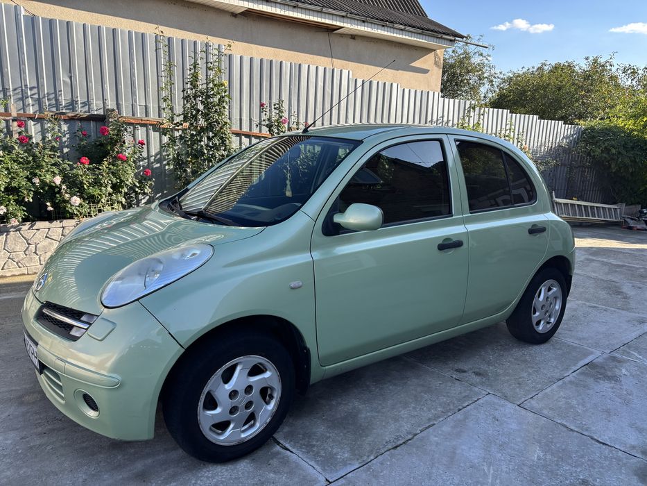 Автомобіль Nissan Micra