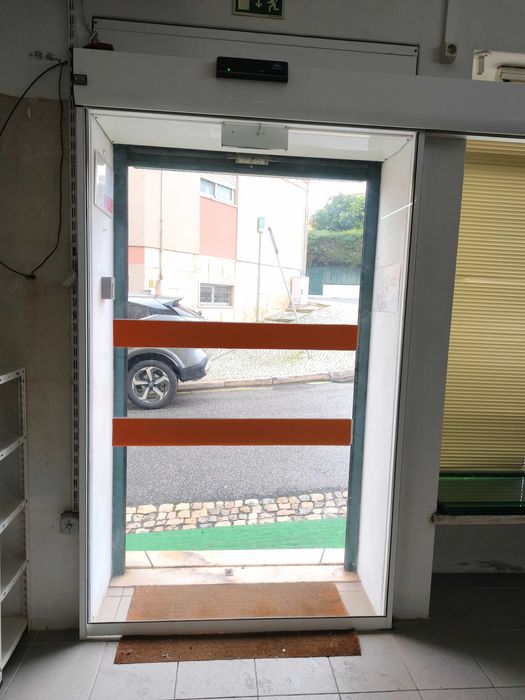 Porta automática (em vidro)