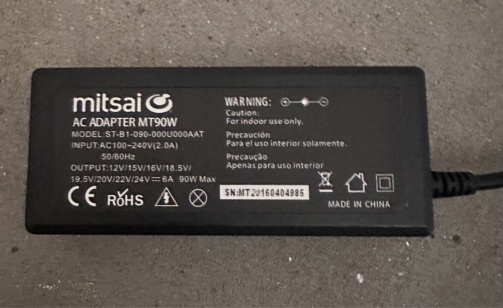 Vendo Carregador PC Portátil universal MITSAI 90W, como novo! Só 15€