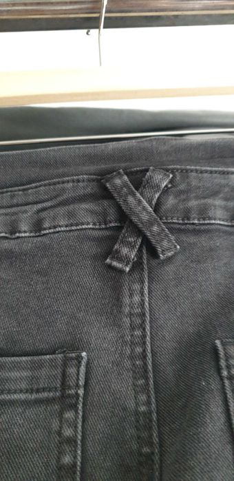 Jeans pretos desbotados