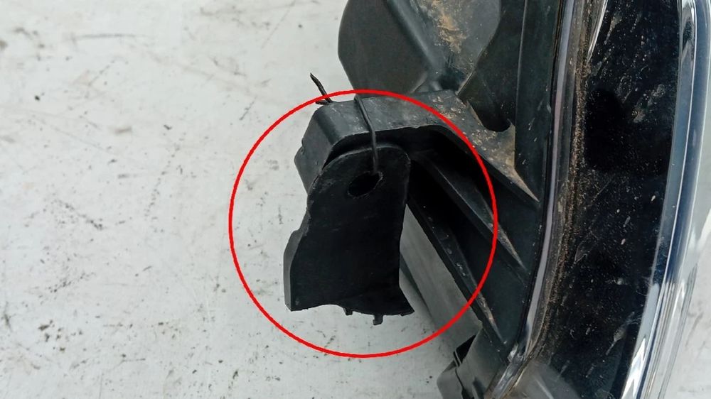 Ótica / farol esquerda DACIA Sandero II (5S_)