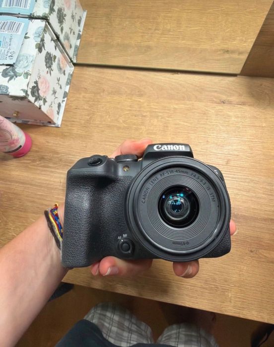 ZESTAW Canon EOS R10 + obiektyw RF-S 18-45mm - idealny do foto i video