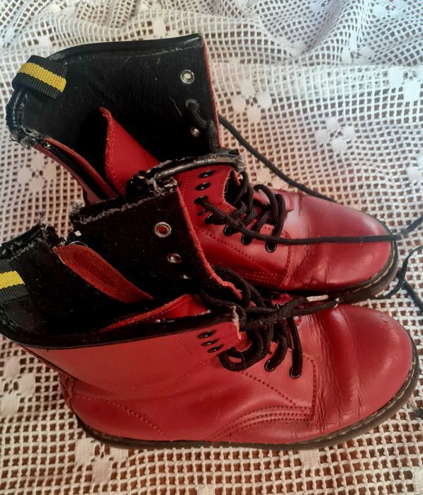 Bordowe buty za kostkę
