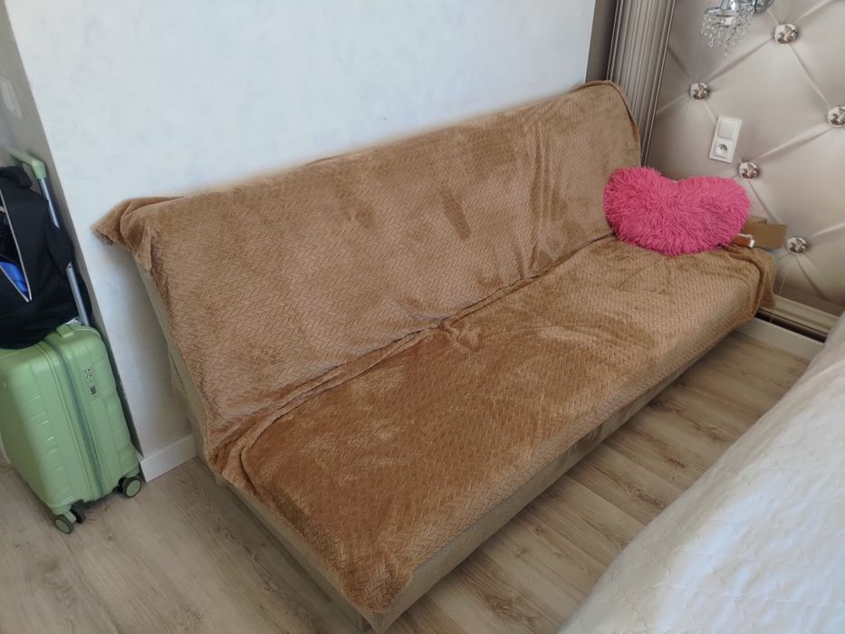 Kanapa , wersalka rozkladana, 2018r