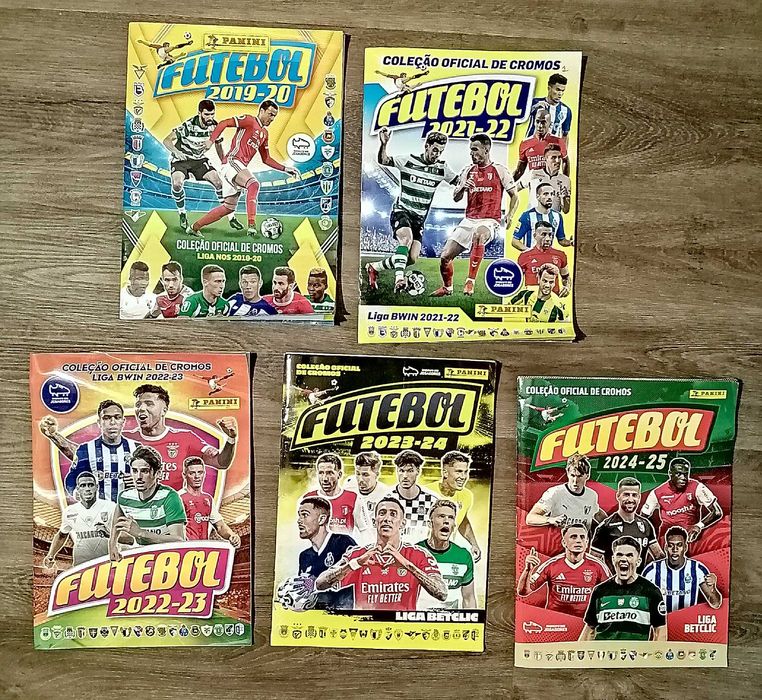 Cadernetas de cromos de futebol completas