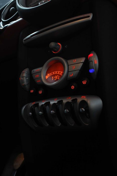 MINI Cooper D 1.6 110CV (139€/Mês)
