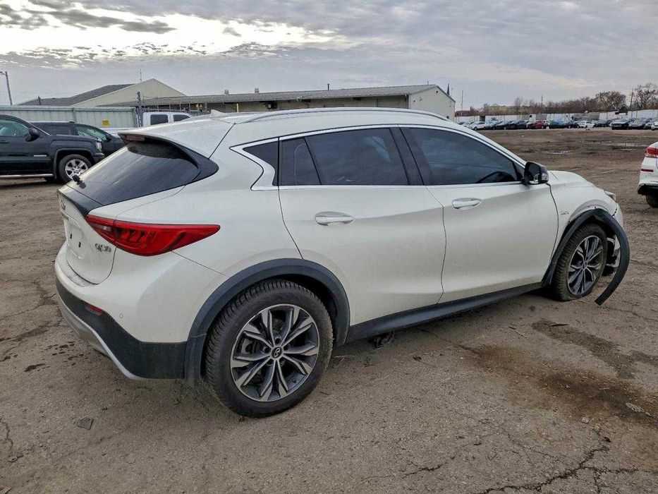 2017 Infiniti QX30 BASE