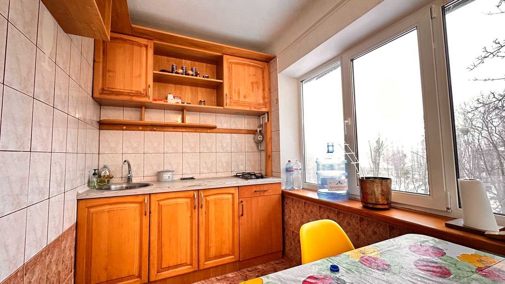 Оренда 2-во кімнатної квартири вул. Мріїї, 18 метро Нивки