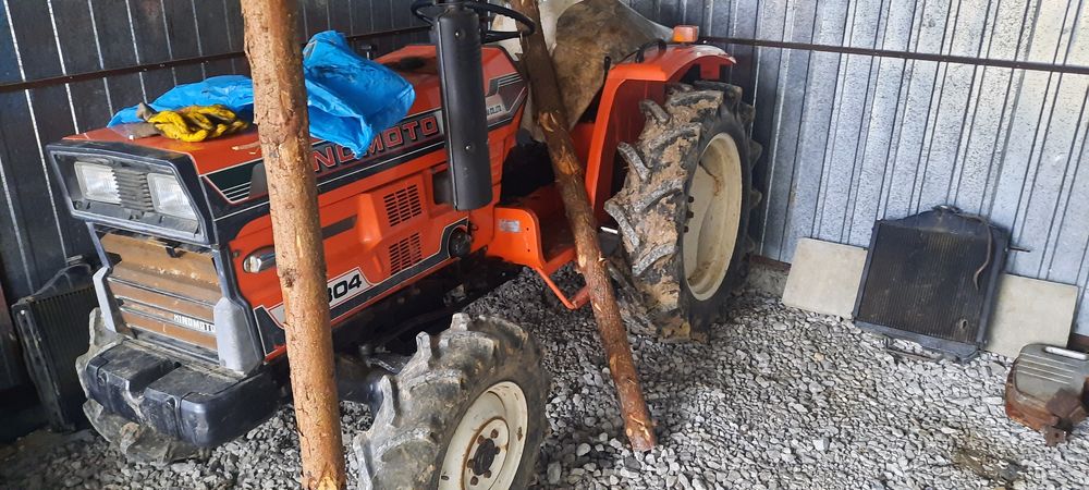 Ciągniczek Hinomoto 4x4 24km