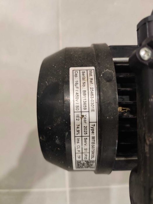 Bomba e filtro de piscina AstralPool com caseta Ramses
