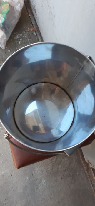 Продам ведро с нержавейки магнитная.