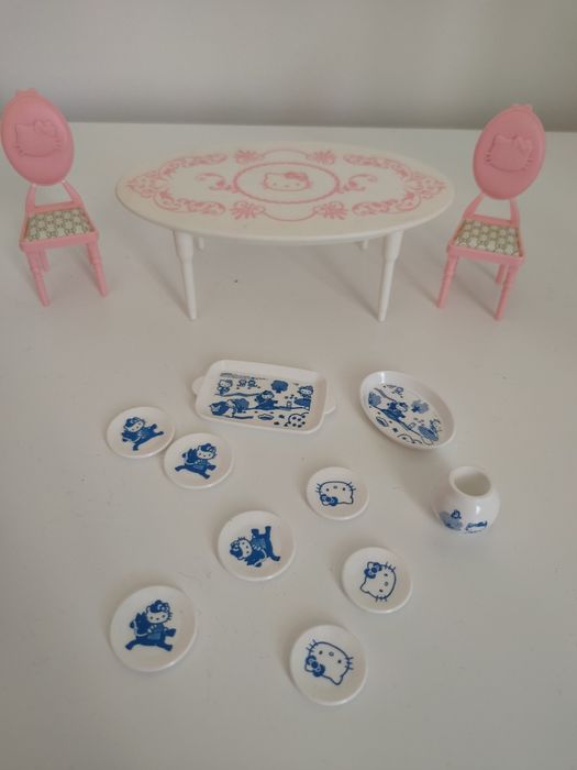 Mobilia de Casa de bonecas hello Kitty e/ou mobília da casa