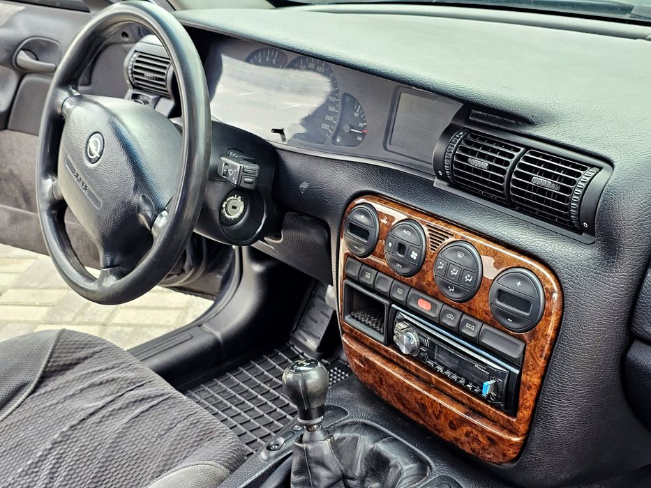 Opel Omega B 1997 2.0 механіка