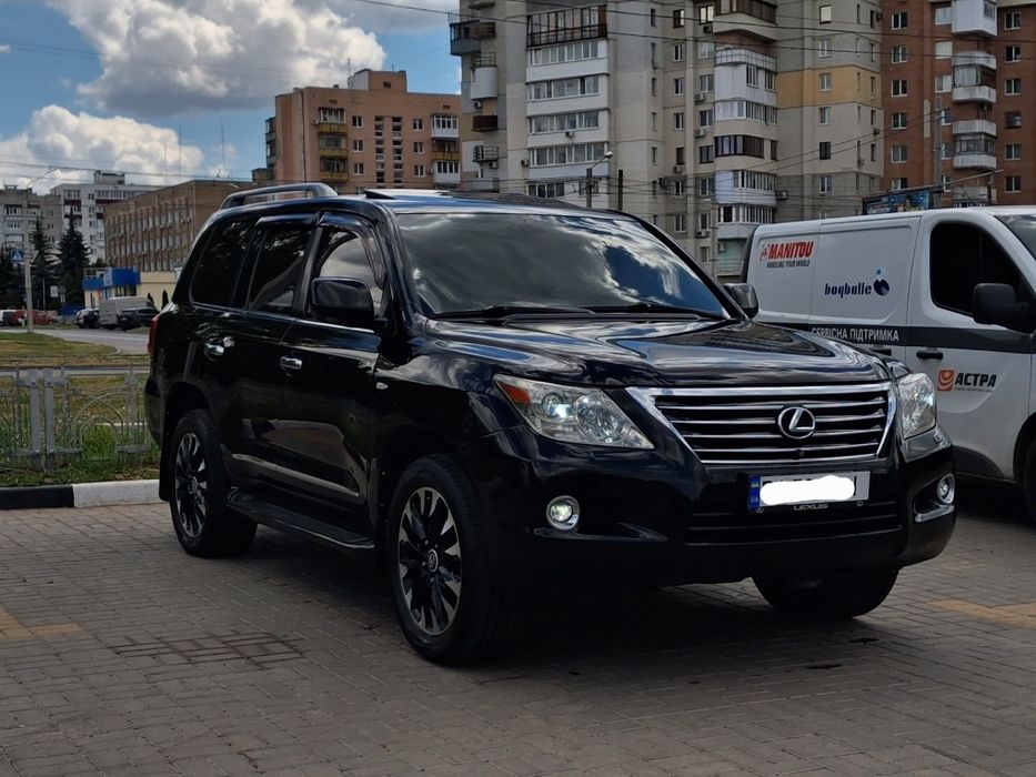 Lexus LX570 в гарному стані Торг є