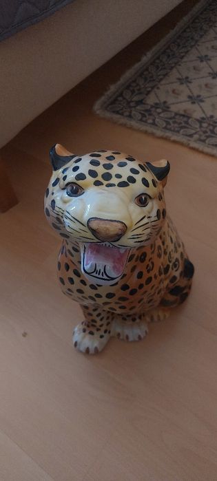 Leopard Will Statue