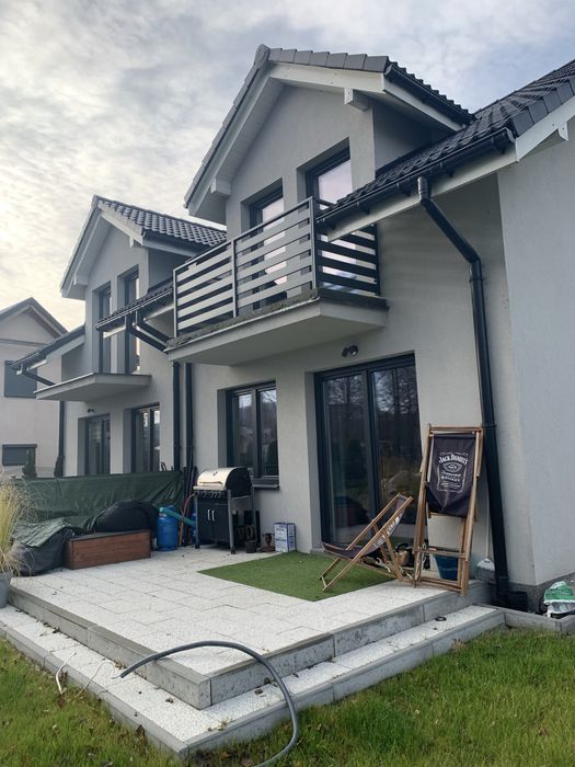 Dom w Ustroniu z pięknym widokiem na staw, wysoki standard.