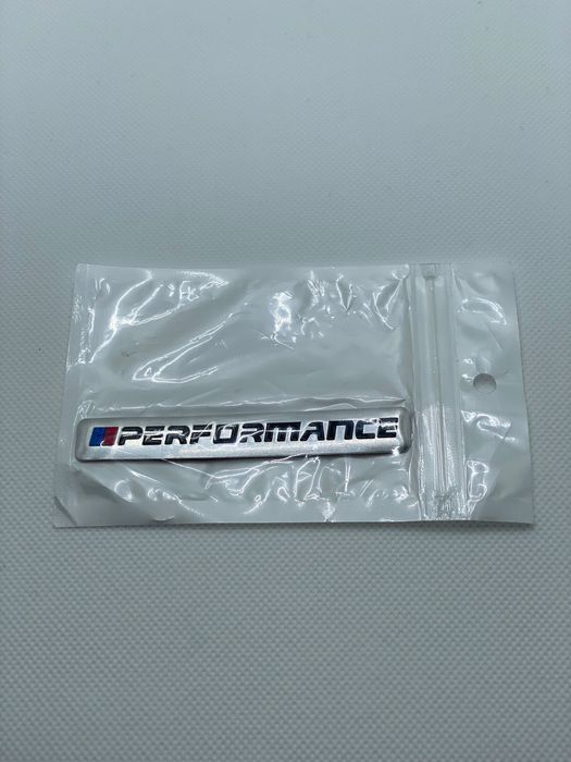 Emblema M Performance