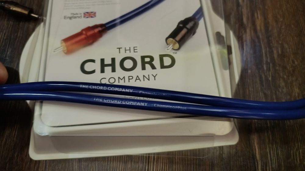 Межблочный кабель CHORD Chameleon Plus RCA-RCA XLR-XLR 2x1m