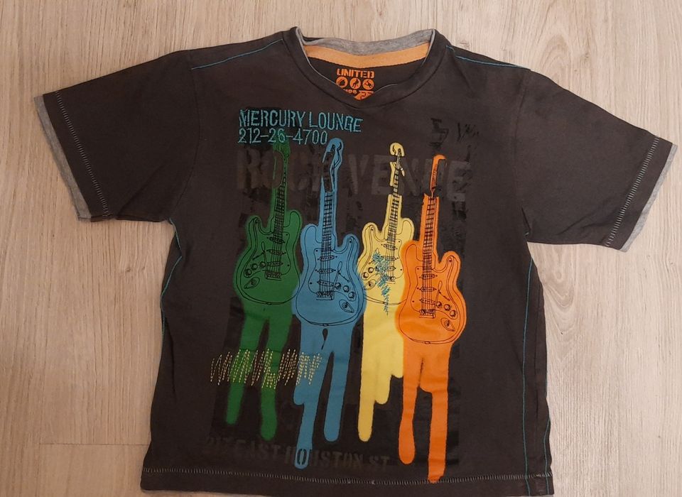 Футболки 3шт. Хлопцю на 6-7 років