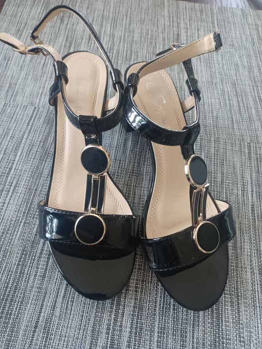 Sandały damskie na słupku