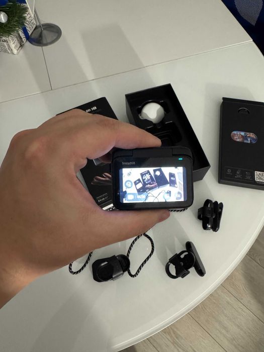 Insta 360 Go 3S 4K Standard Bundle 64GB Black + додаткові кріплення