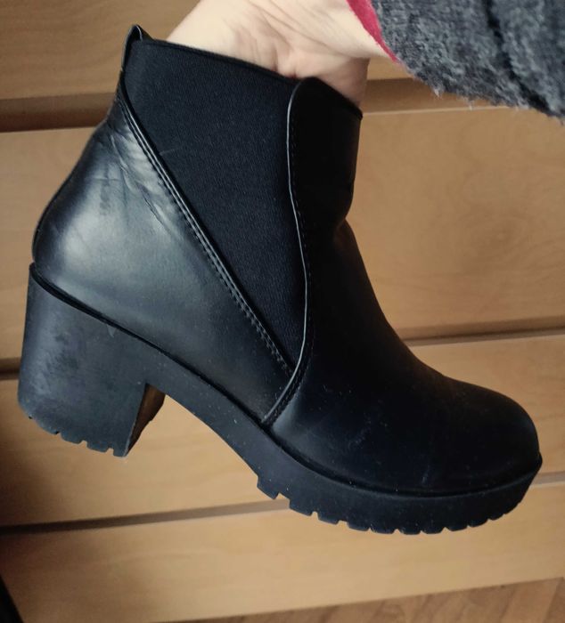 Czarne, damskie botki - 41/7/26 cm