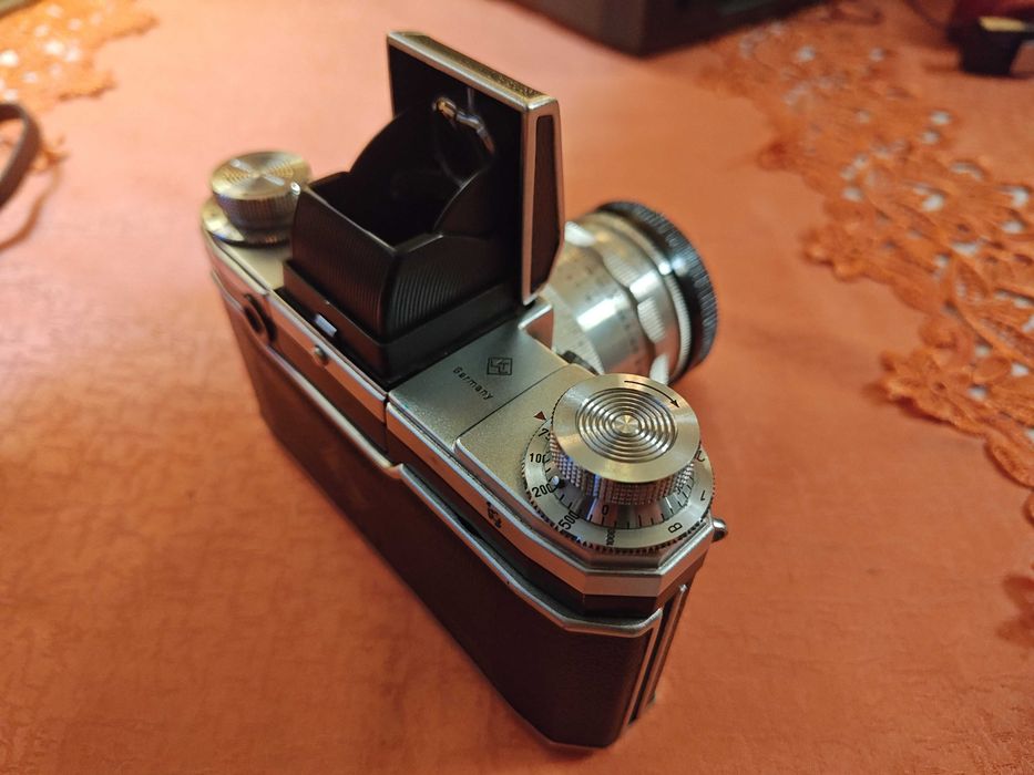 Praktina FX + Carl Zeiss Tessar 2.8/50 | Komplet z etui i instrukcją