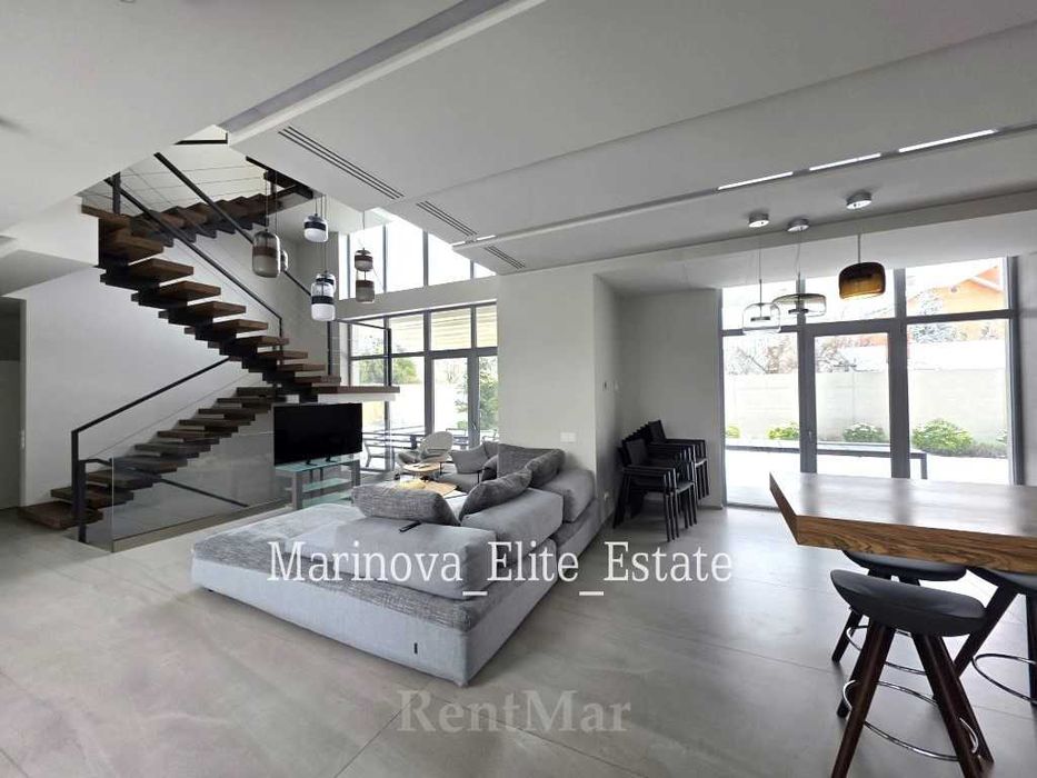 LUXURY VILLA с бассейном Рядом море Совиньон 1 Видео! Большой выбор!