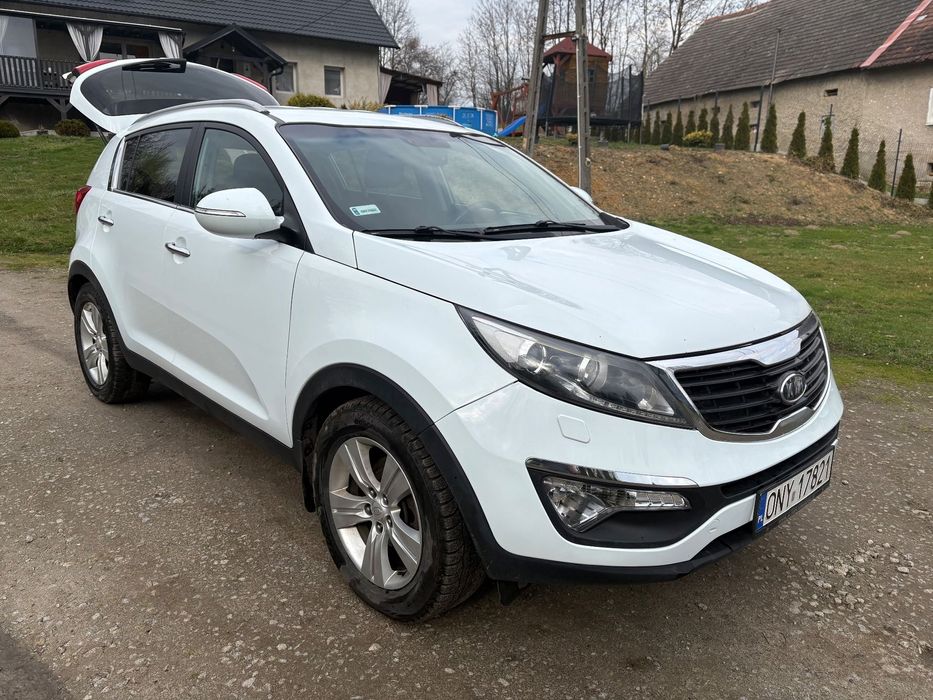 Kia Sportage Sprzedam piękną perłową Kia Sportage (z żalem )