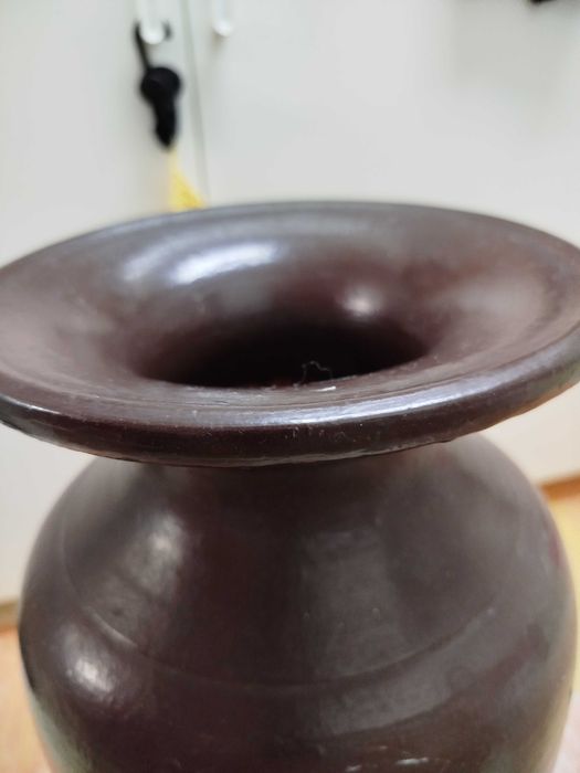 Pote decorativo castanho antigo [grande dimensão]