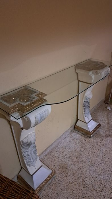 Vendo este consola com tampa de vidro usado