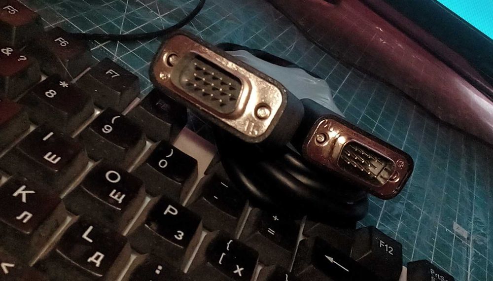 Кабель VGA для монітора.