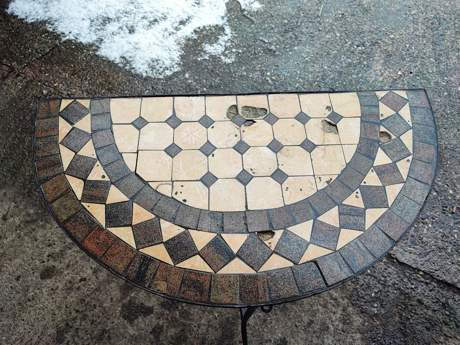 Stolik solidny półkole z płytkami Ciężki