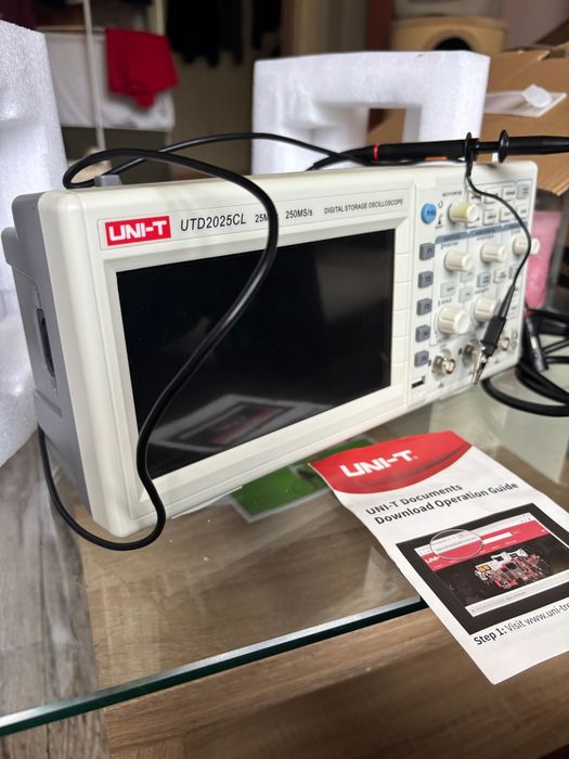 Oscyloskop Unit UTD2025CL 25MHz 250MS/s