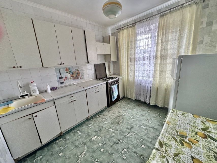 Продам 2к большая р-н Правды Слобожанский