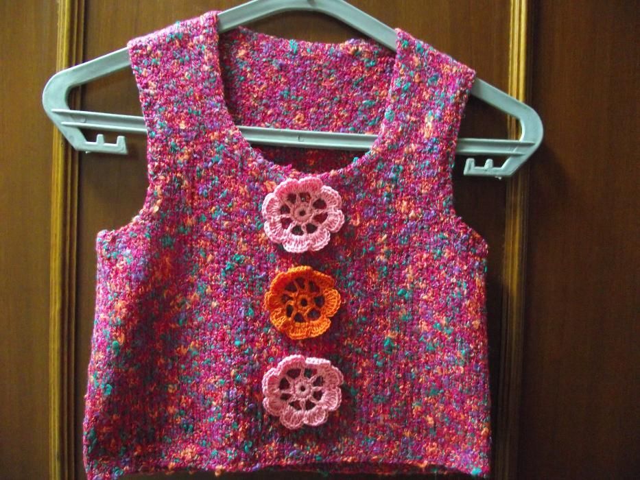 Top em malha feito á mão NOVO