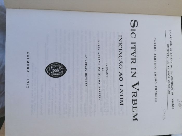 livro latim titulo "SIC ITVR IN VRBEM"
